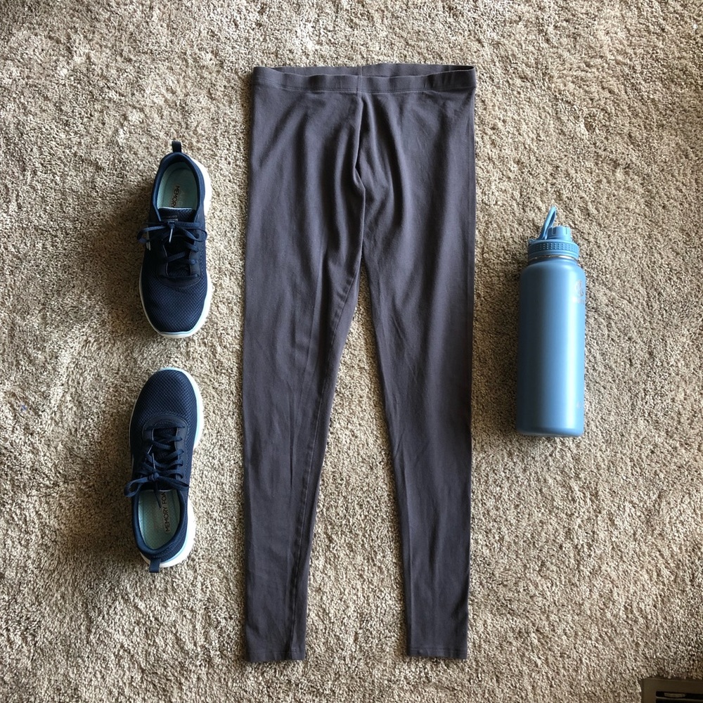 VS gray leggings size small